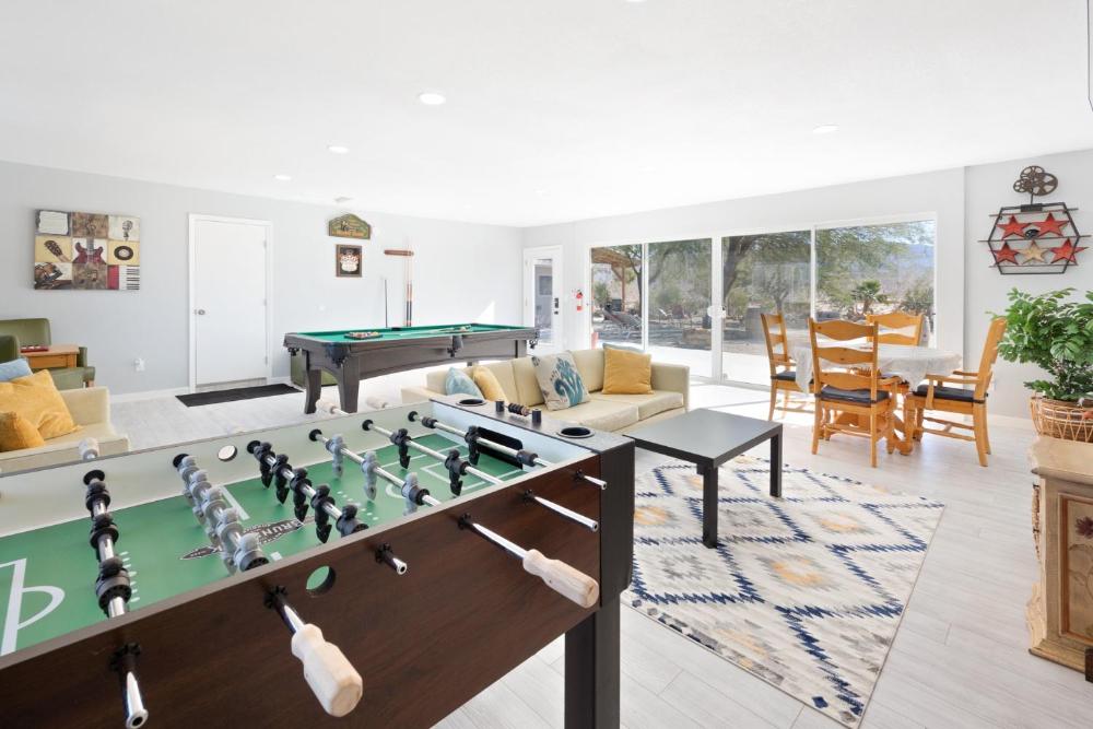 Mystic Views - Pool, Hot Tub, Game Room, Fire Pit & Desert Views home